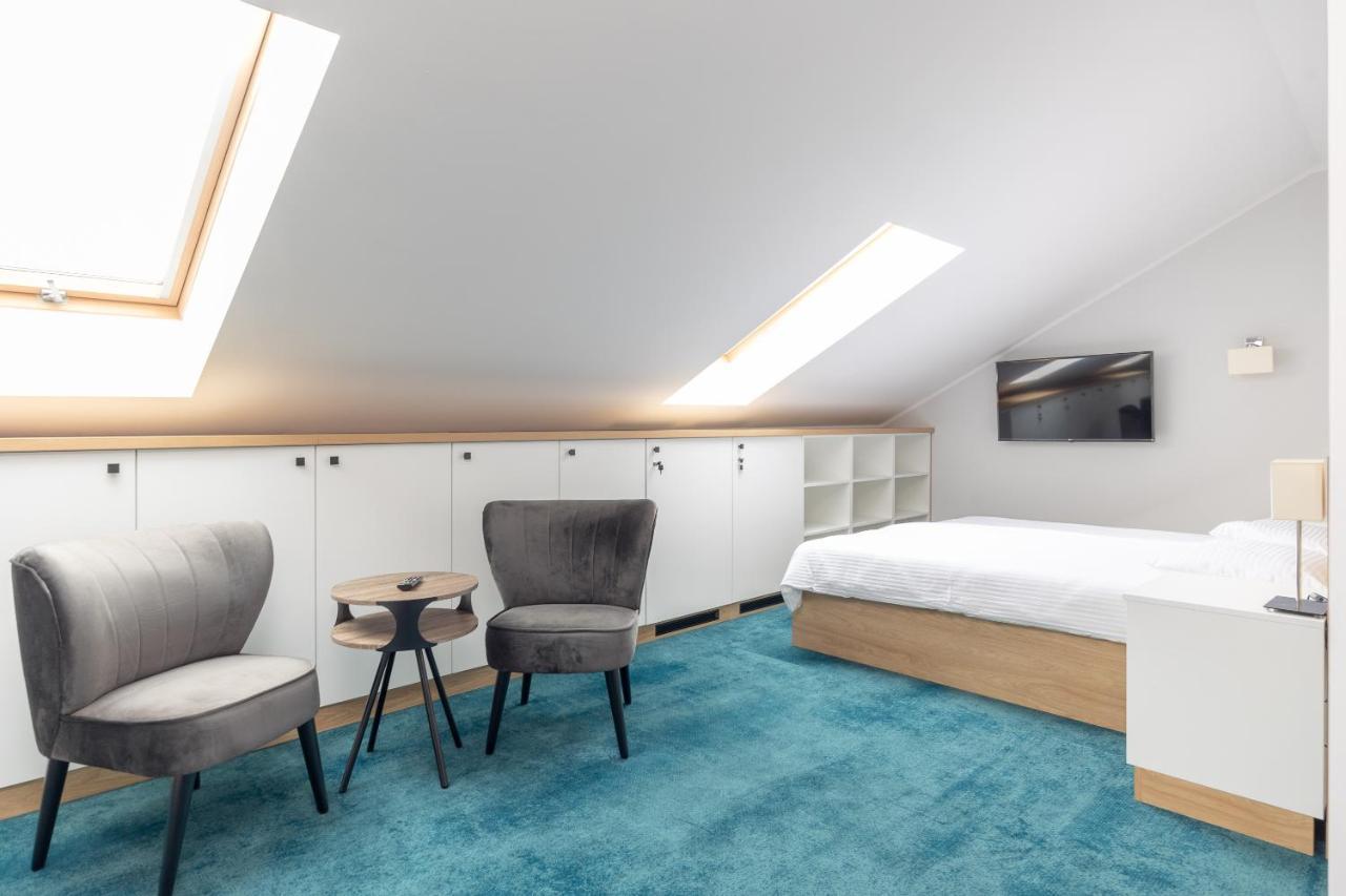 Aparthotel Esencja Warszawy Nowy Swiat Warschau Buitenkant foto